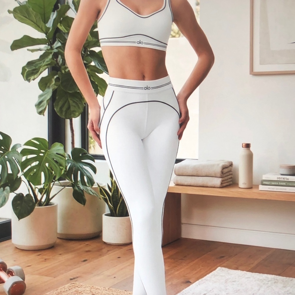 NWT Alo Yoga Seamless Piped Bra & Legging Set White - Authentic Activewear